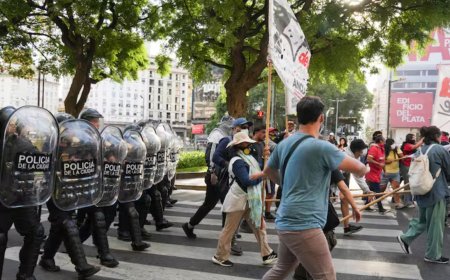 Argentina aprueba la reforma laboral de Milei en medio de protestas y tensión social