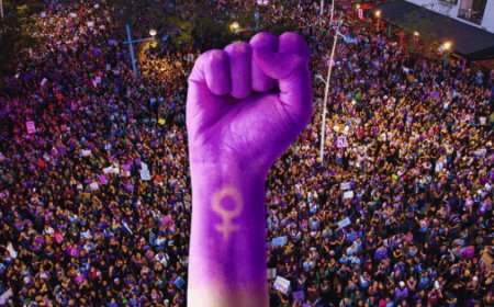 El 8 de marzo: una conmemoración histórica que trasciende las felicitaciones