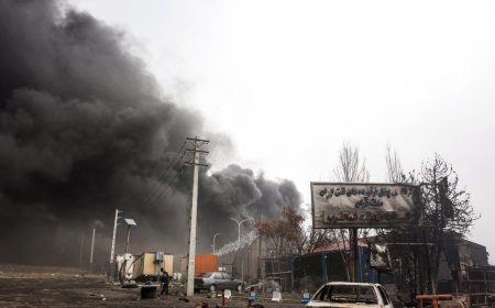 Ataques a infraestructura petrolera sumergen a Teherán en una crisis humanitaria y ambiental