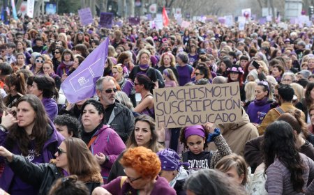 Las marchas del 8M conectan la lucha feminista global con el rechazo a los conflictos bélicos