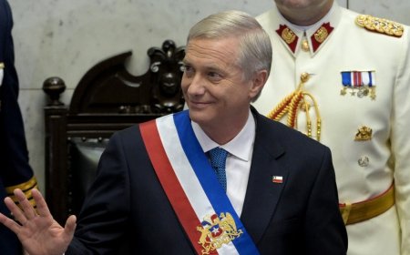 Kast inicia su gobierno con medidas fronterizas estrictas y denuncias de corrupción