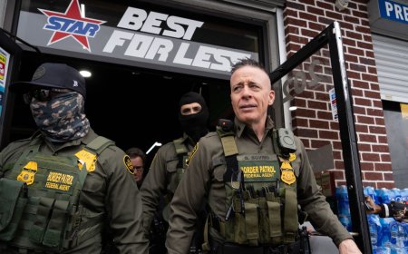 La controvertida jubilación del jefe de redadas migratorias que defendió tiroteos