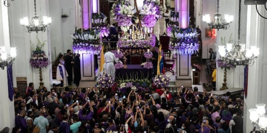 Los colores litúrgicos de Semana Santa 2026: un lenguaje visual de fe y reflexión