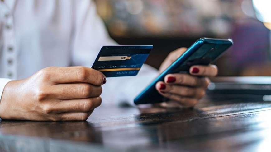 Límites y responsabilidades fiscales en el uso de tarjetas de débito en México