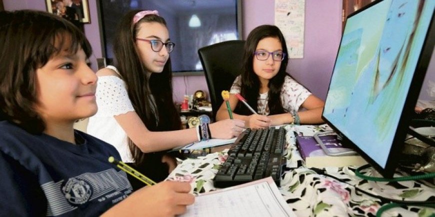 La SEP debate el uso de pantallas en las aulas ante riesgos en aprendizaje y salud mental