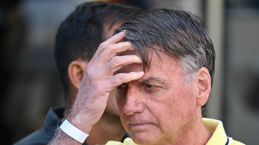 La salud de Bolsonaro mejora tras neumonía, pero persisten secuelas del atentado de 2018