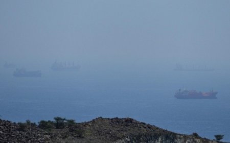 Irán dispara contra 3 buques en el estrecho de Ormuz