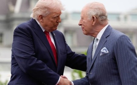 La fotografía de Trump y Carlos III: ¿un guiño a la historia o un error político?
