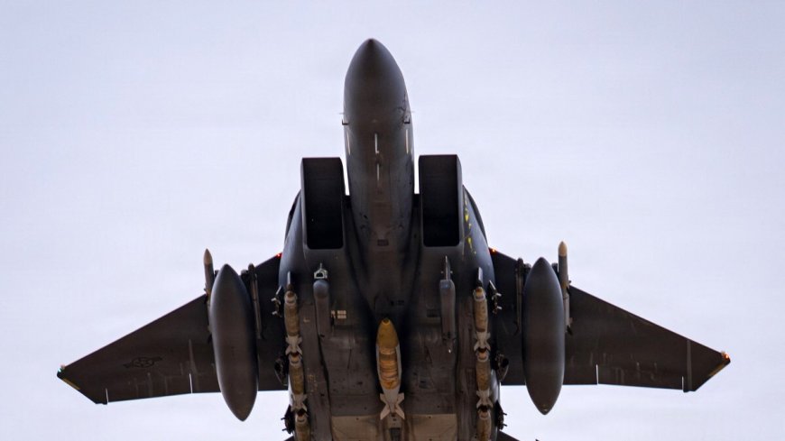 Rescate y tensiones: El derribo del avión militar estadounidense en Irán