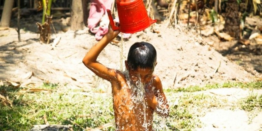 El Sábado de Gloria: Tradición, Agua y Conciencia Social en 2026