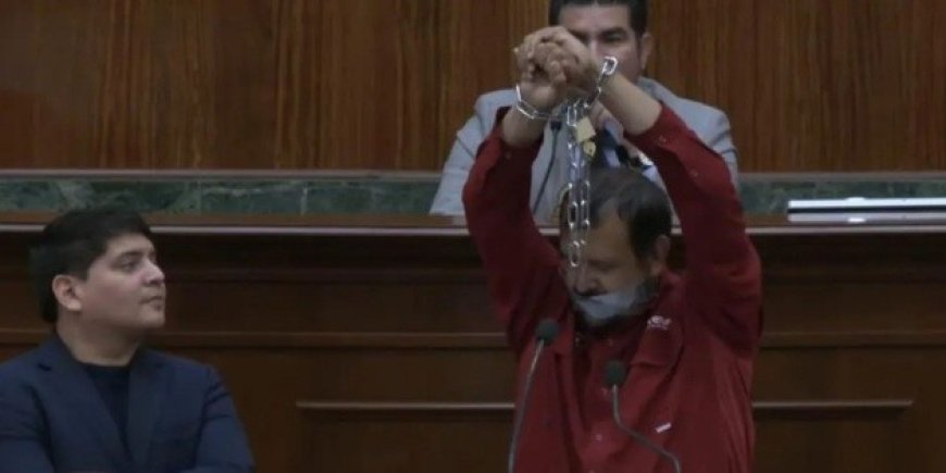 Protestas inusuales en el Congreso: el caso de Serapio Vargas