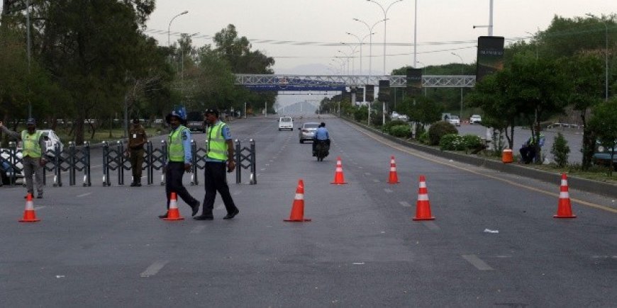 Ministro iraní Abás Araqchí confirma viaje a Pakistán en busca de paz