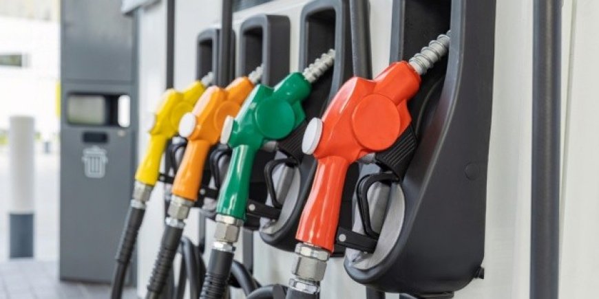 México busca aliviar el costo de la gasolina con acuerdo bancario