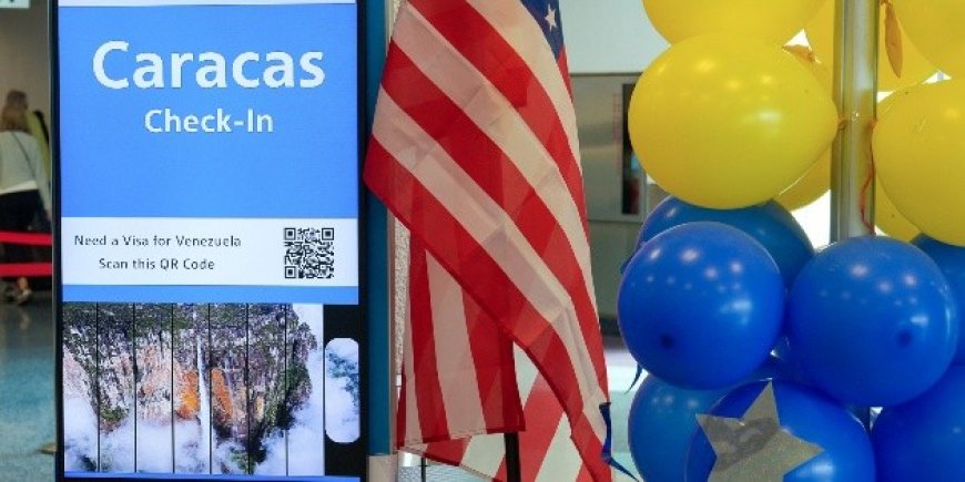 El primer vuelo comercial entre Estados Unidos y Venezuela tras siete años de espera