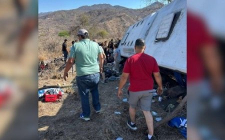 Tragedia en Nayarit: Volcadura de autobús deja al menos 10 muertos y numerosos heridos