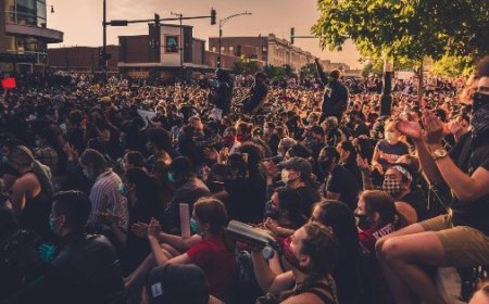 La brecha de la juventud en la política de Latinoamérica: un negocio inaccesible