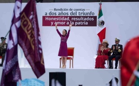 Sheinbaum arremete contra los Gobiernos del pasado y defiende a la 4T