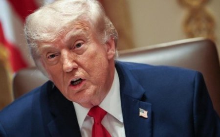 Trump vuelve a criticar al papa por Irán; llama "inútil" al alcalde de Chicago