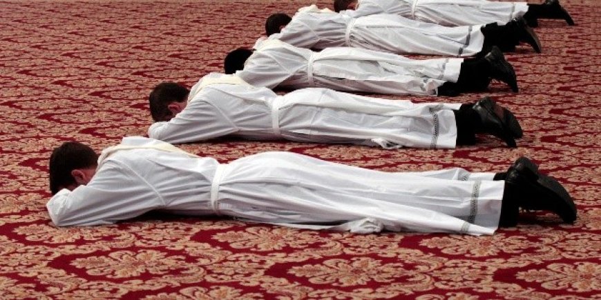 El Vaticano recibe más de 100 denuncias de abusos en grupo católico peruano
