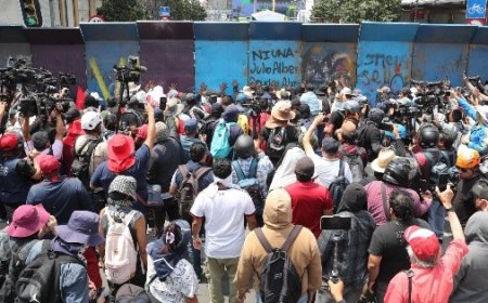 Segob y SEP llaman a la CNTE a retomar el diálogo tras protestas y empujones en CDMX