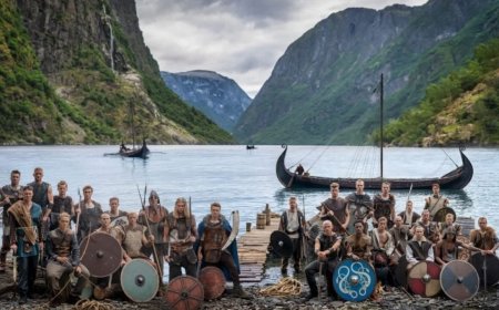 Selección de Noruega causa revuelo al presentar su foto oficial; Haaland y Odegaard se visten como vikingos