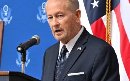 Tras dichos del embajador Johnson, Sheinbaum no descarta llamada con Trump