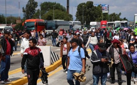 CNTE toma gasolineras en Tuxtla Gutiérrez, Chiapas y regala combustible