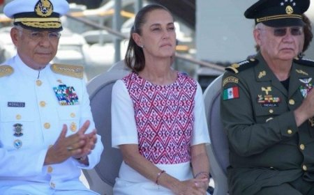 Sheinbaum alerta en el Día de la Marina por campañas de "odio" desde el exterior