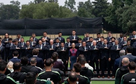 Sheinbaum abandera a la Selección Mexicana previo a su debut en el Mundial
