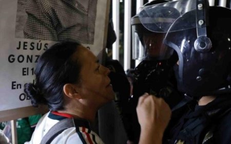 Familiares de desaparecidos desafían cerco del Mundial a horas de la inauguración