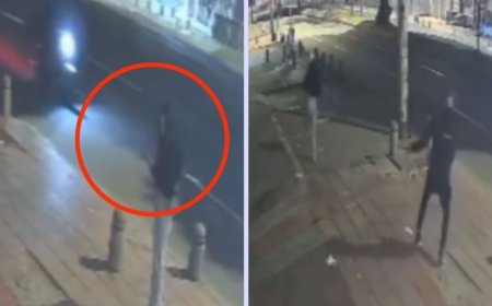 Joven se salva de ser asaltada por un tipo en moto y le disparan por no entregar su celular afuera de su casa | IMÁGENES FUERTES